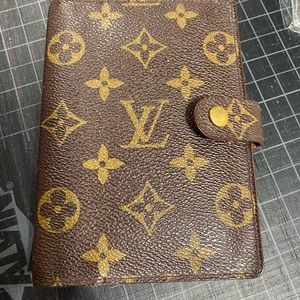 Louis Vuitton agenda